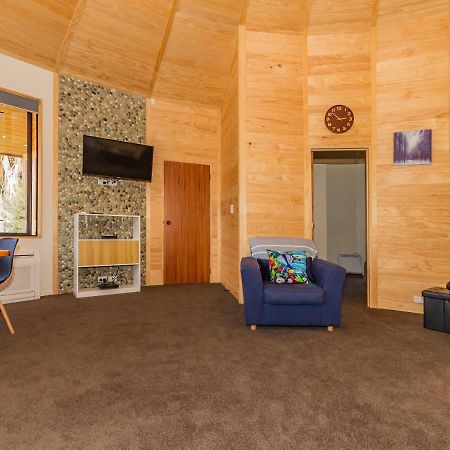 The Snowglobe - Ohakune Modern Yurt Style Chalet Экстерьер фото