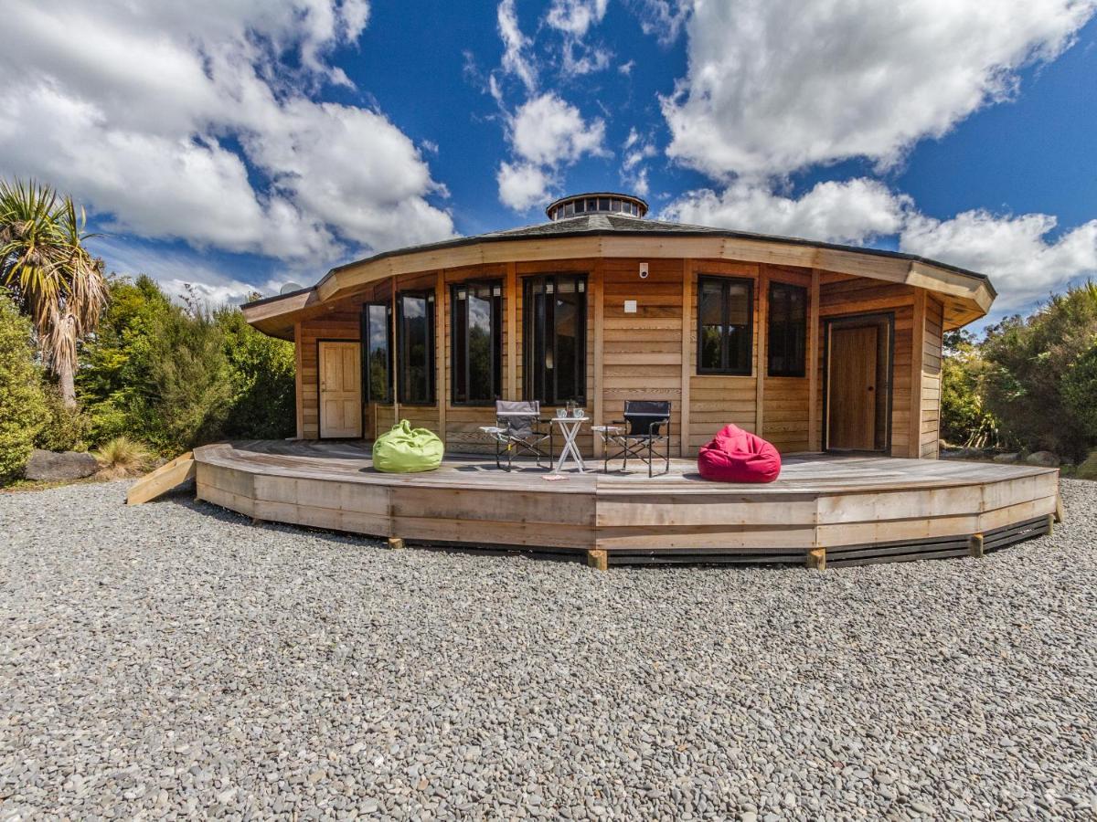 The Snowglobe - Ohakune Modern Yurt Style Chalet Экстерьер фото